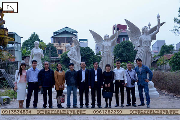 Tượng cô gái bằng composite là lựa chọn tuyệt vời cho các cảnh quan ngoài trời